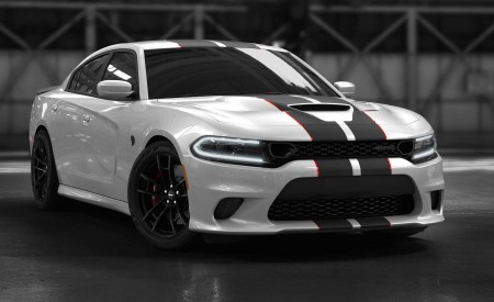 2019 Dodge Charger SRT Hellcat Octane Edition (Color: White Knuckle) Front Three-Quarter Wallpapers 450x275 (1)