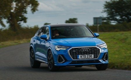 2020 Audi Q3 Sportback 45 TFSI quattro (UK-Spec) Front Three-Quarter Wallpapers 450x275 (37)