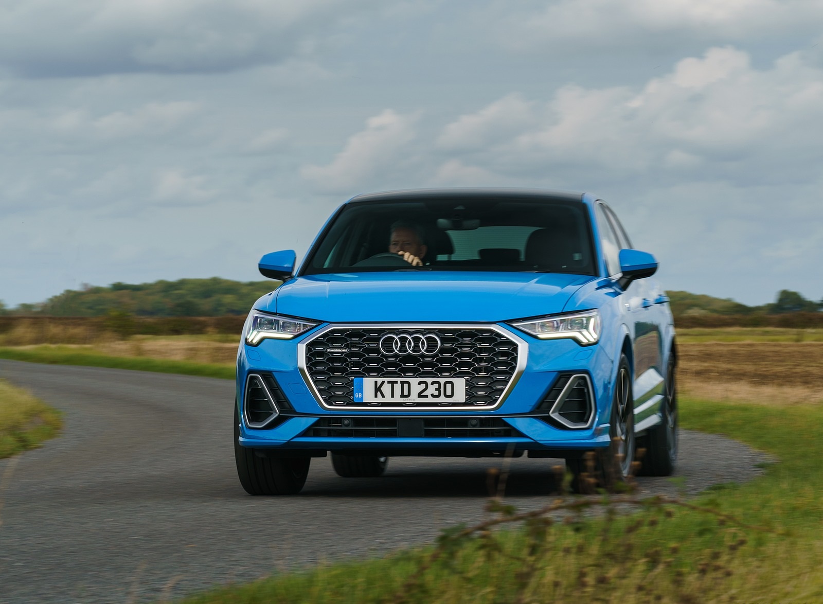 2020 Audi Q3 Sportback 45 TFSI quattro (UK-Spec) Front Wallpapers #26 of 285