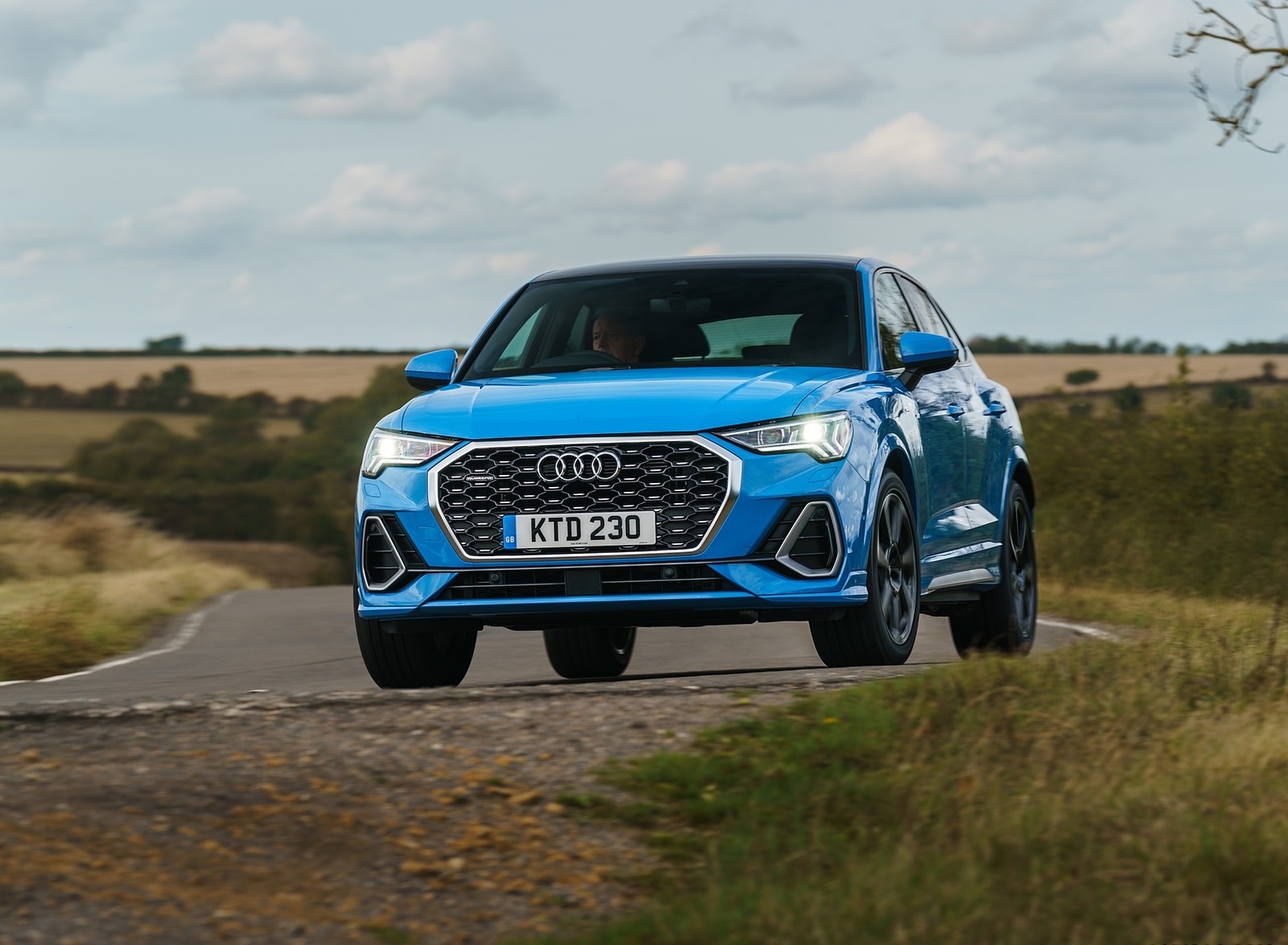 2020 Audi Q3 Sportback 45 TFSI quattro (UK-Spec) Front Wallpapers #15 of 285