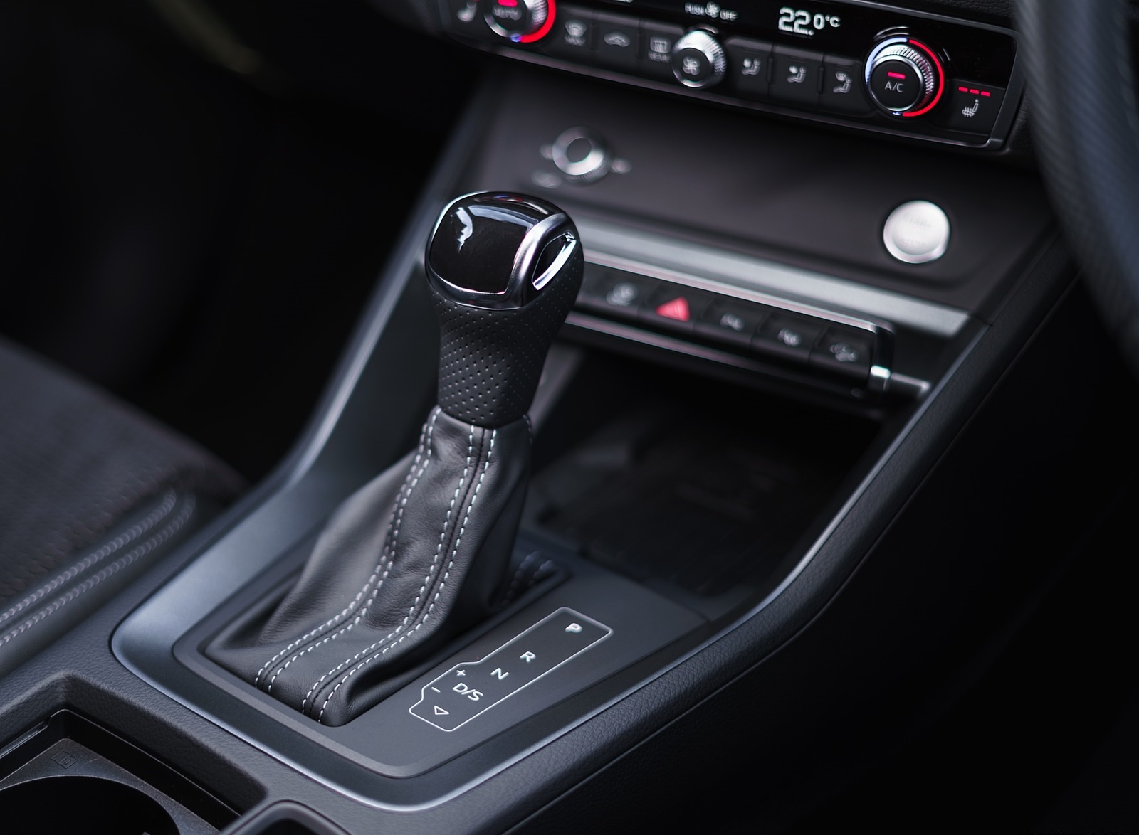 2020 Audi Q3 Sportback 45 TFSI quattro (UK-Spec) Interior Detail Wallpapers #96 of 285