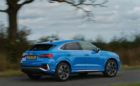 2020 Audi Q3 Sportback 45 TFSI quattro (UK-Spec) Rear Three-Quarter Wallpapers 450x275 (39)