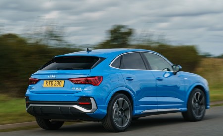 2020 Audi Q3 Sportback 45 TFSI quattro (UK-Spec) Rear Three-Quarter Wallpapers 450x275 (40)