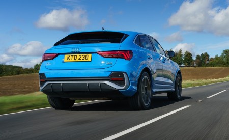2020 Audi Q3 Sportback 45 TFSI quattro (UK-Spec) Rear Three-Quarter Wallpapers 450x275 (18)
