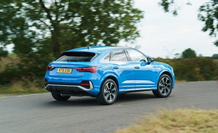 2020 Audi Q3 Sportback 45 TFSI quattro (UK-Spec) Rear Three-Quarter Wallpapers 450x275 (30)