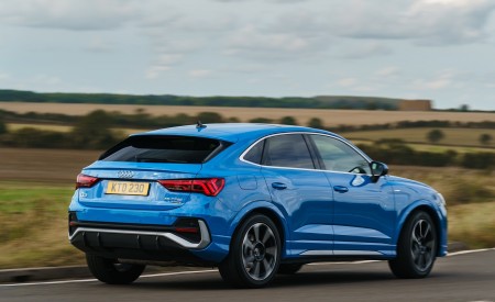 2020 Audi Q3 Sportback 45 TFSI quattro (UK-Spec) Rear Three-Quarter Wallpapers 450x275 (19)