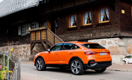 2020 Audi Q3 Sportback (Color: Pulse Orange) Rear Three-Quarter Wallpapers 450x275 (223)