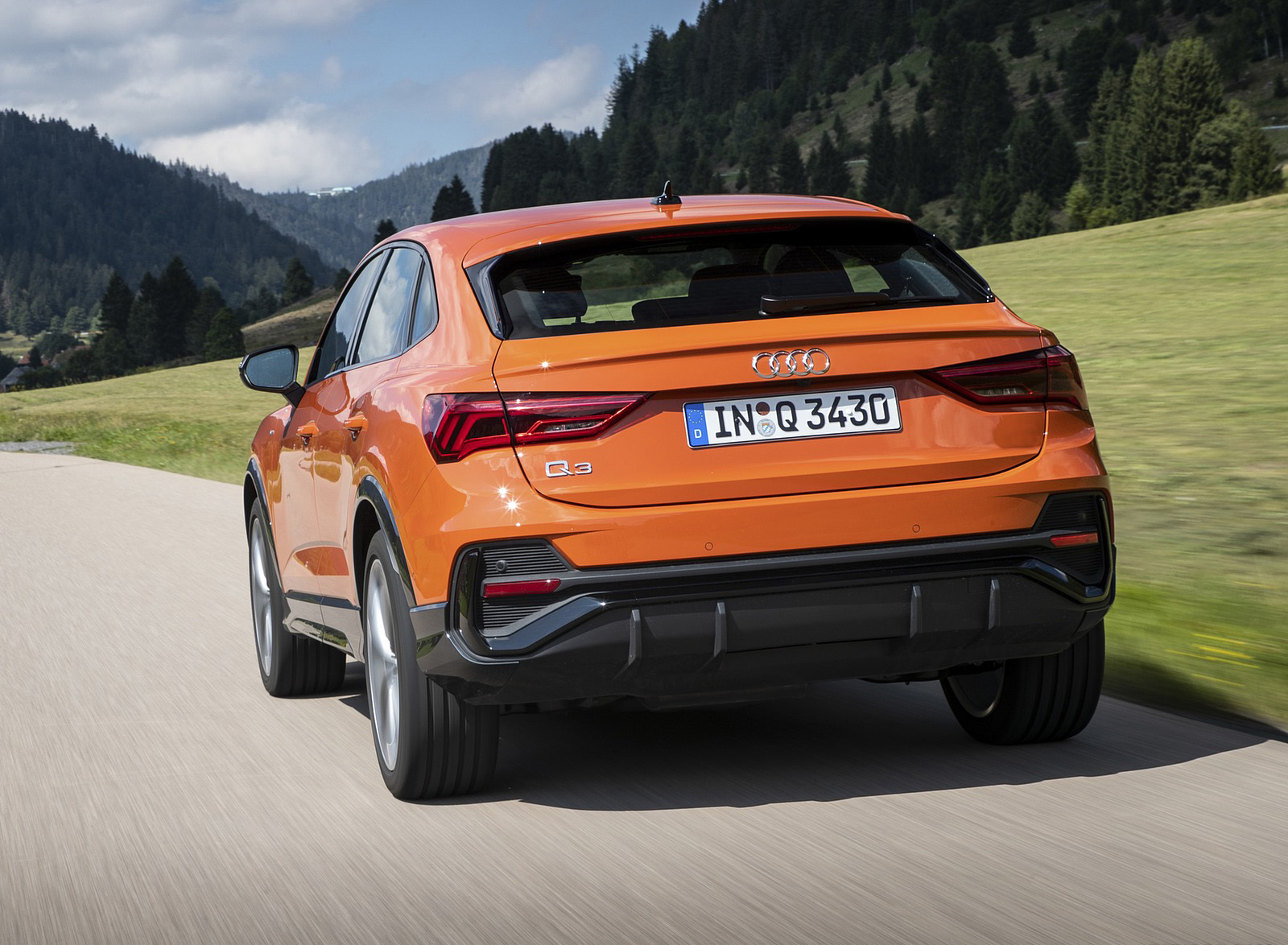 2020 Audi Q3 Sportback (Color: Pulse Orange) Rear Wallpapers #219 of 285