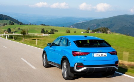 2020 Audi Q3 Sportback (Color: Turbo Blue) Rear Three-Quarter Wallpapers 450x275 (176)
