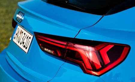 2020 Audi Q3 Sportback (Color: Turbo Blue) Tail Light Wallpapers 450x275 (192)