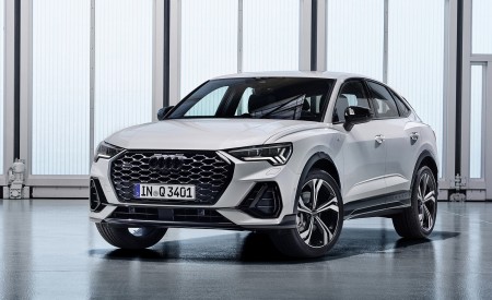 2020 Audi Q3 Sportback S line (Color: Dew Silver) Front Three-Quarter Wallpapers 450x275 (144)