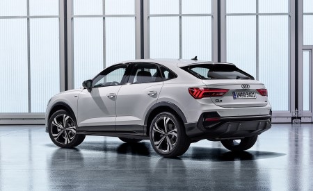 2020 Audi Q3 Sportback S line (Color: Dew Silver) Rear Three-Quarter Wallpapers 450x275 (148)