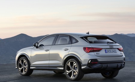 2020 Audi Q3 Sportback S line (Color: Dew Silver) Rear Three-Quarter Wallpapers 450x275 (139)