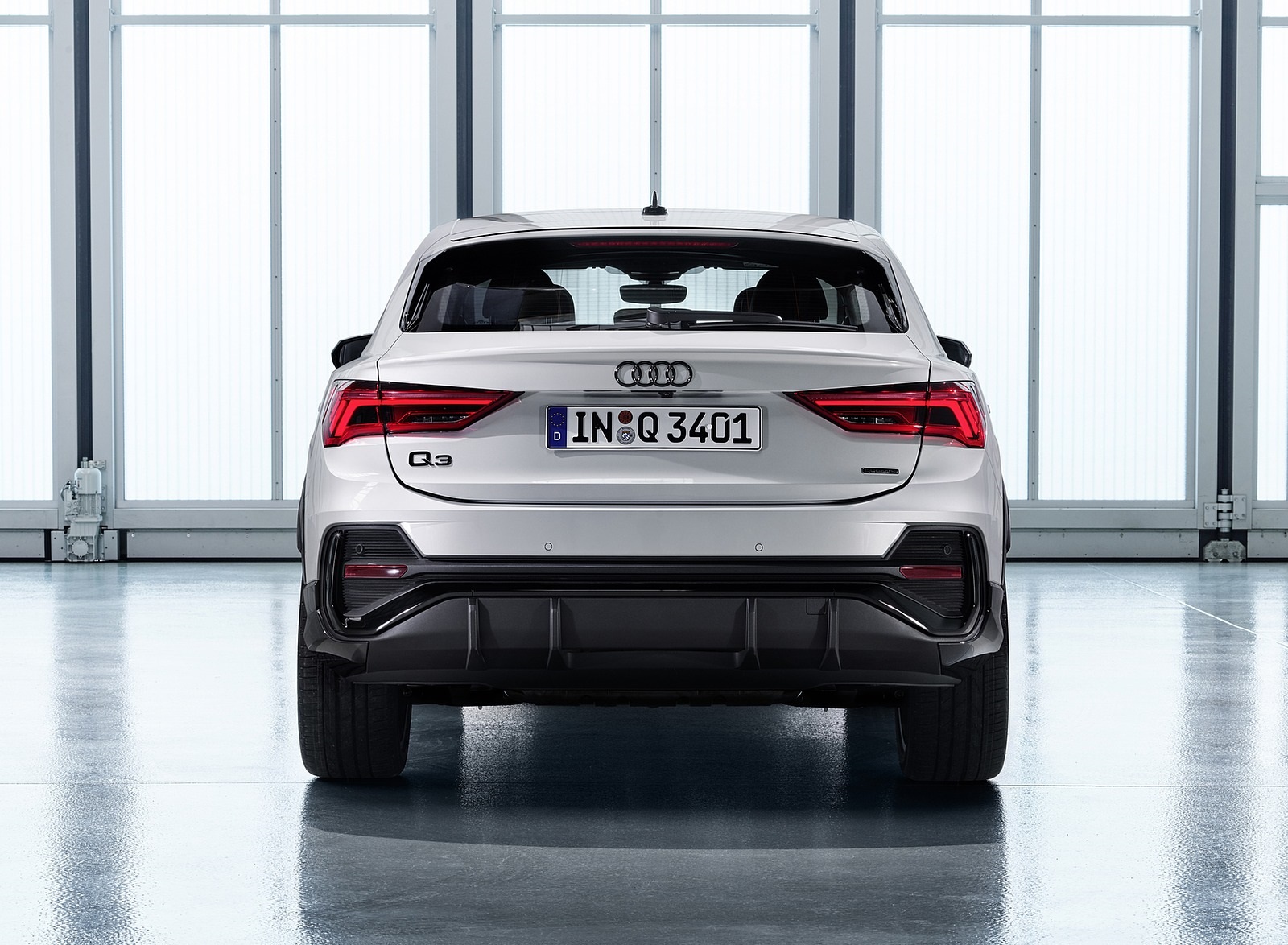 2020 Audi Q3 Sportback S line (Color: Dew Silver) Rear Wallpapers #150 of 285