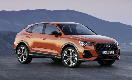 2020 Audi Q3 Sportback S line (Color: Pulse Orange) Front Three-Quarter Wallpapers 450x275 (117)