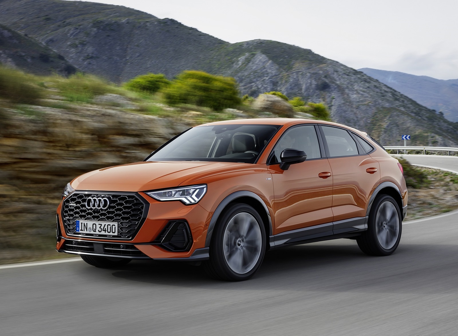 2020 Audi Q3 Sportback S line (Color: Pulse Orange) Front Three-Quarter Wallpapers #113 of 285