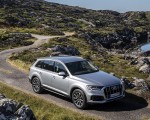 2020 Audi Q7 (Color: Florett Silver) Front Three-Quarter Wallpapers 150x120