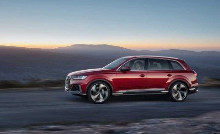 2020 Audi Q7 (Color: Matador Red) Front Three-Quarter Wallpapers 450x275 (145)