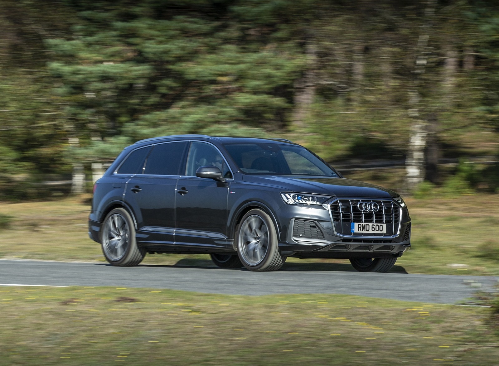 2020 Audi Q7 (UK-Spec) Front Three-Quarter Wallpapers (6)