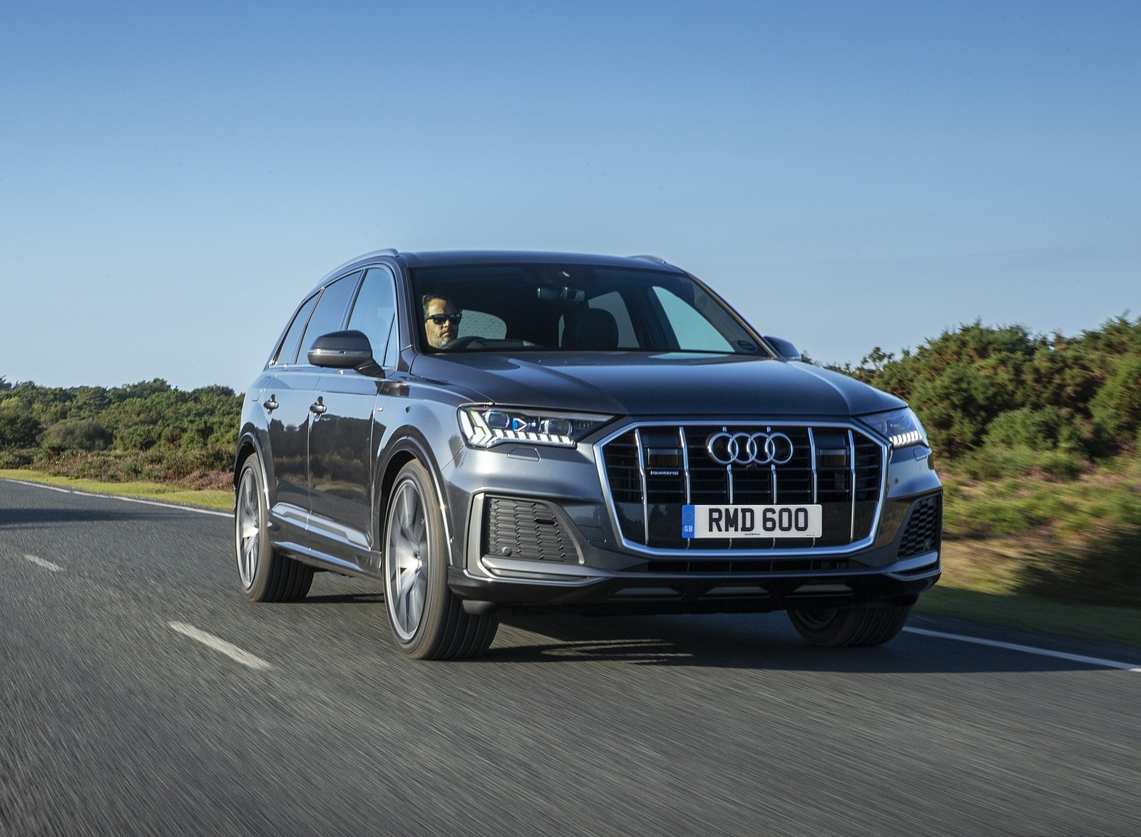 2020 Audi Q7 (UK-Spec) Front Three-Quarter Wallpapers #7 of 158