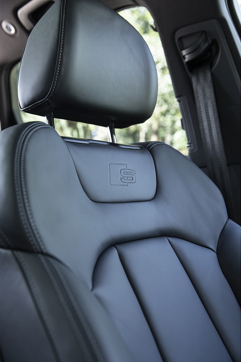 2020 Audi Q7 (UK-Spec) Interior Front Seats Wallpapers #59 of 158