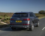 2020 Audi Q7 (UK-Spec) Rear Wallpapers 150x120 (12)