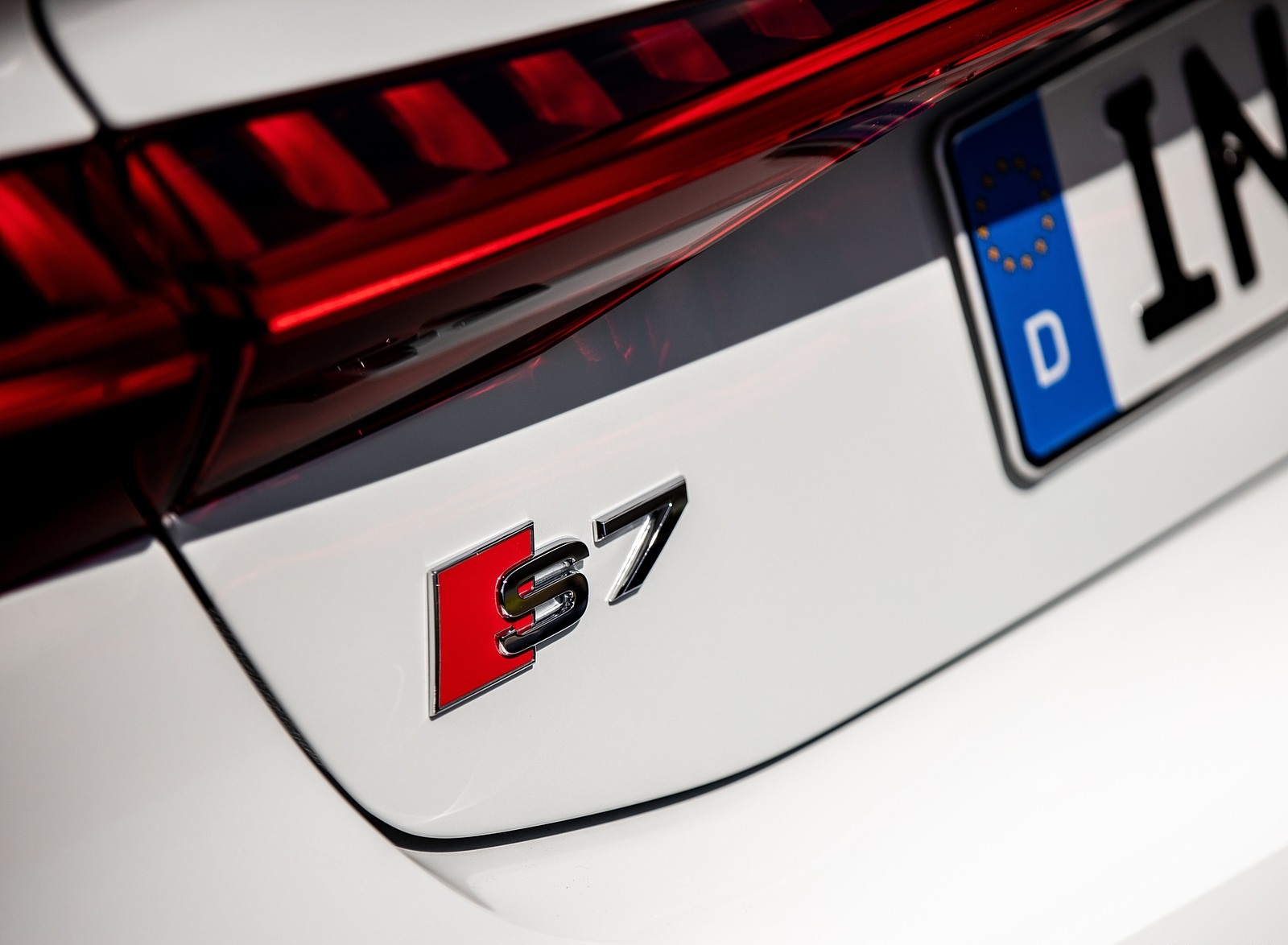 2020 Audi S7 Sportback TDI (Color: Glacier White) Badge Wallpapers #26 of 88