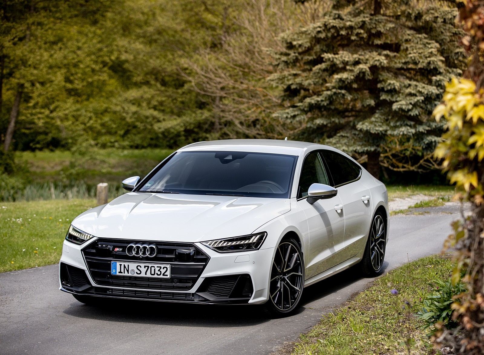 2020 Audi S7 Sportback TDI (Color: Glacier White) Front Three-Quarter Wallpapers #16 of 88