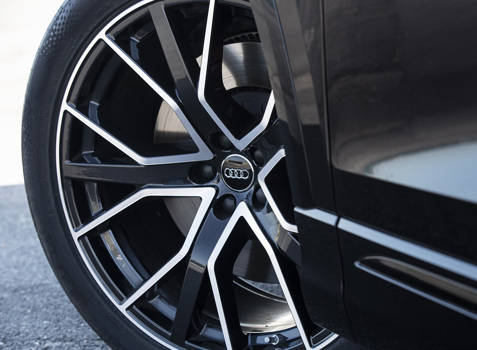 2020 Audi SQ8 TDI quattro (UK-Spec) Wheel Wallpapers #110 of 140