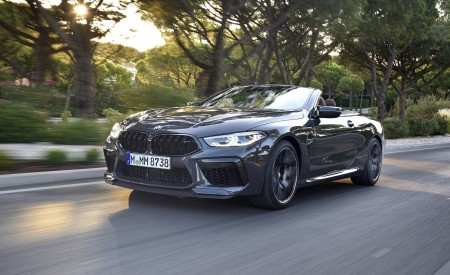 2020 BMW M8 Competition Convertible (Color: Brands Hatch Grey) Front Three-Quarter Wallpapers 450x275 (40)