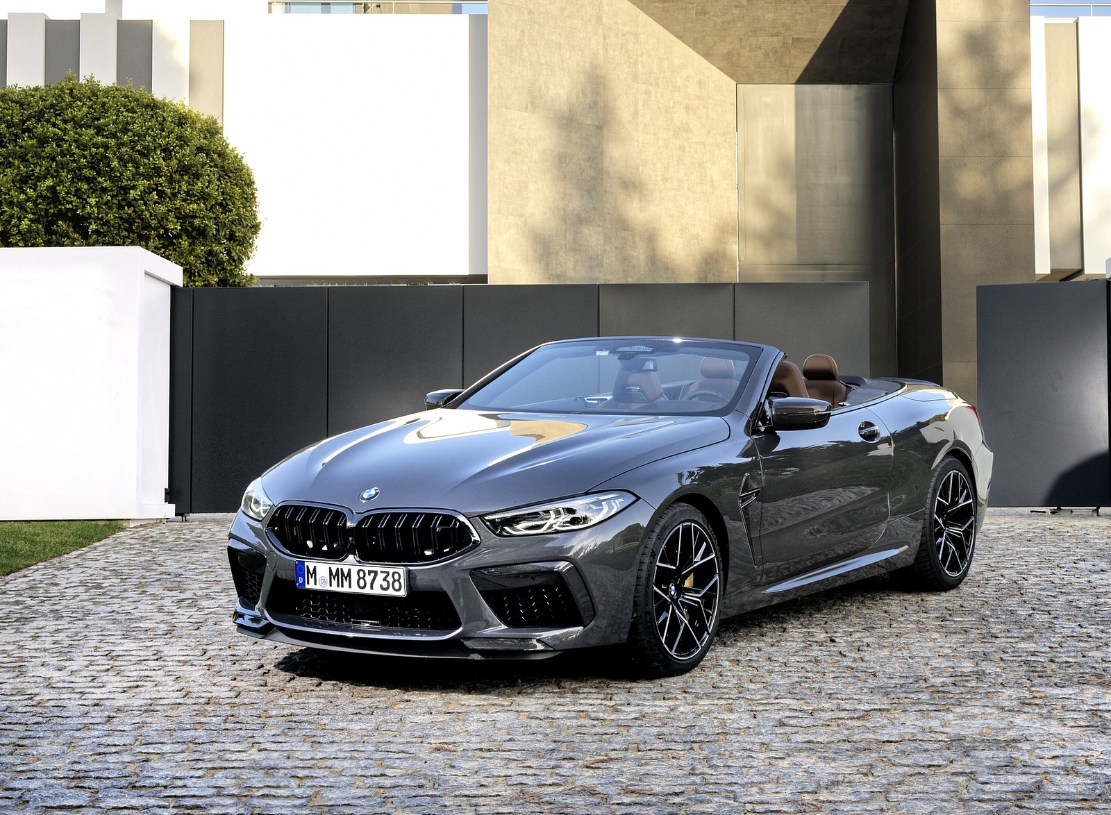 2020 BMW M8 Competition Convertible (Color: Brands Hatch Grey) Front Three-Quarter Wallpapers #51 of 155