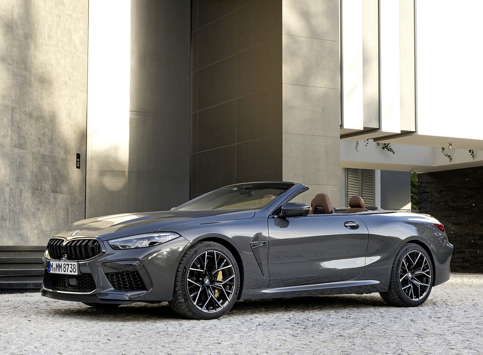 2020 BMW M8 Competition Convertible (Color: Brands Hatch Grey) Front Three-Quarter Wallpapers #64 of 155