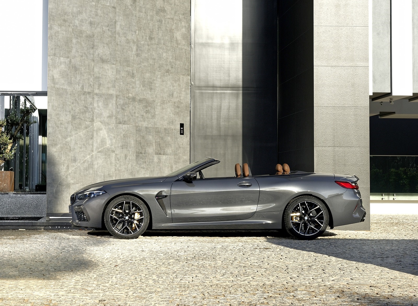 2020 BMW M8 Competition Convertible (Color: Brands Hatch Grey) Side Wallpapers #62 of 155