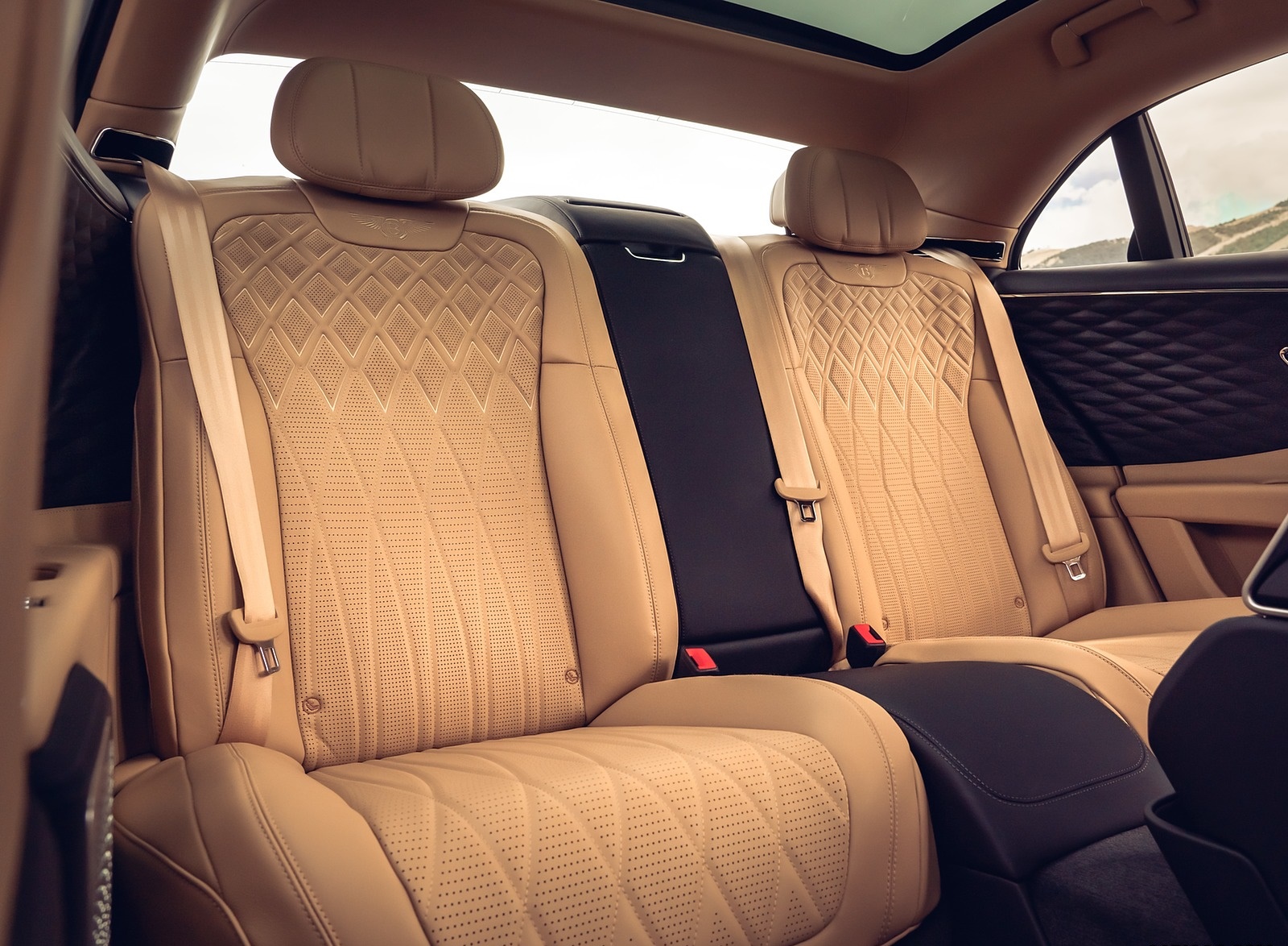 2020 Bentley Flying Spur (Color: Cricket Ball) Interior Rear Seats Wallpapers #129 of 140