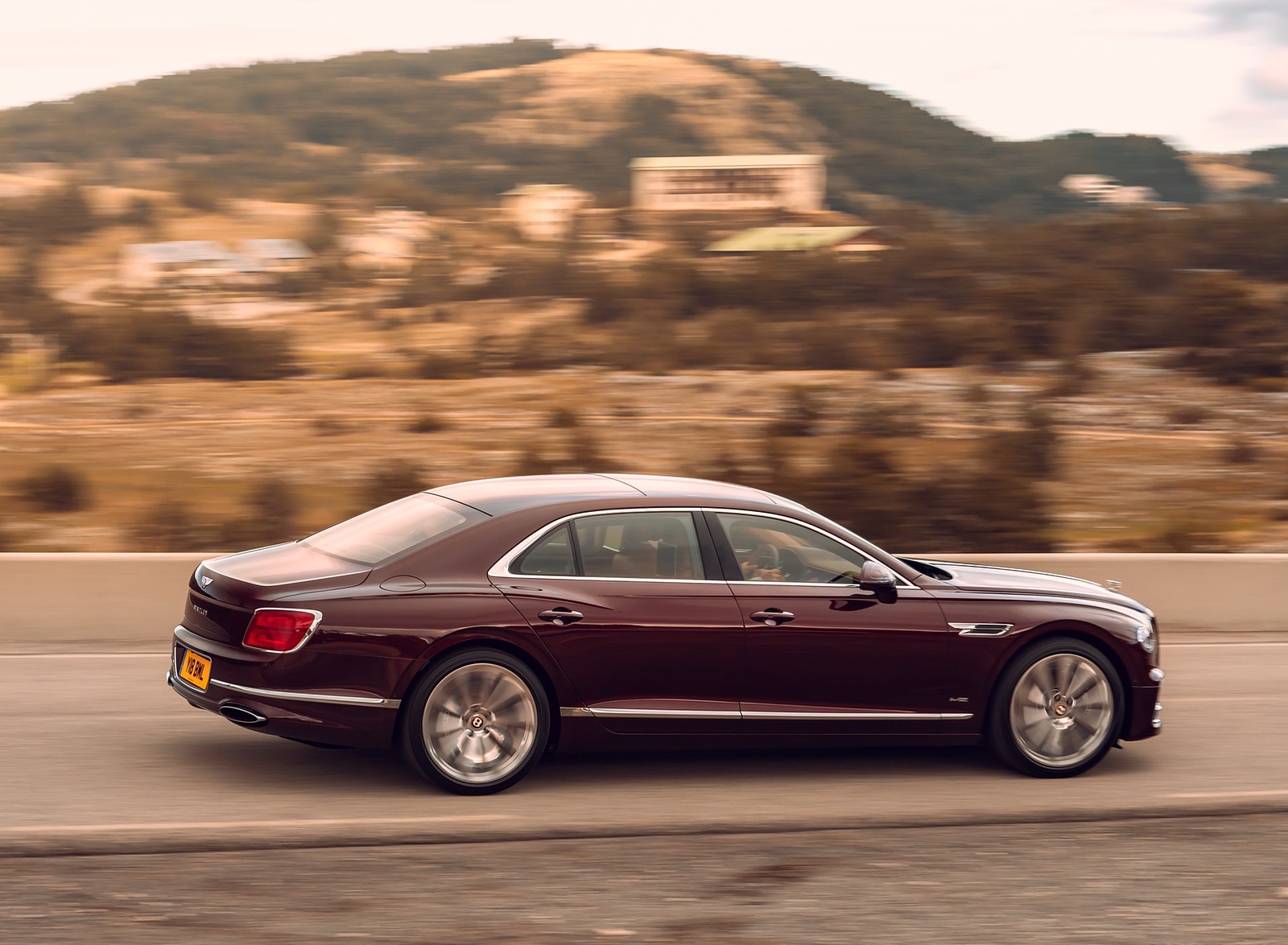 2020 Bentley Flying Spur (Color: Cricket Ball) Side Wallpapers #119 of 140