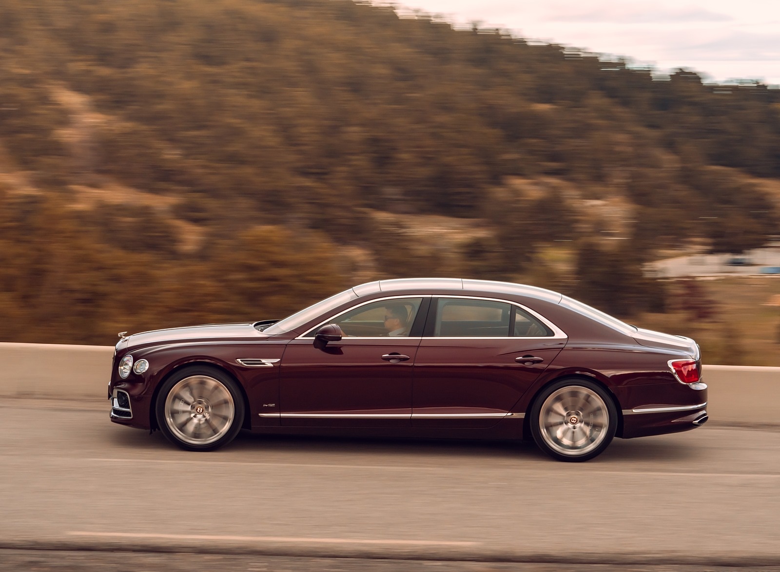 2020 Bentley Flying Spur (Color: Cricket Ball) Side Wallpapers #120 of 140