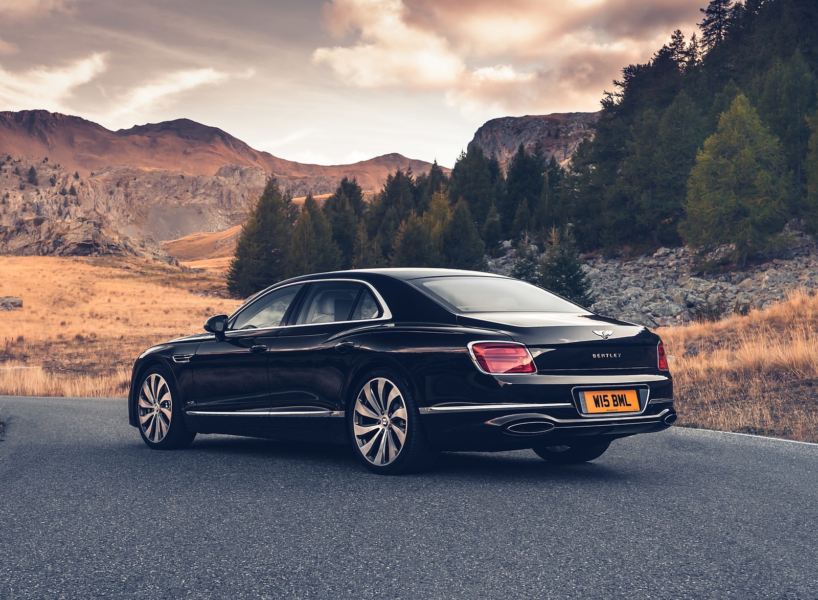 2020 Bentley Flying Spur (Color: Dark Sapphire) Rear Three-Quarter Wallpapers #11 of 140