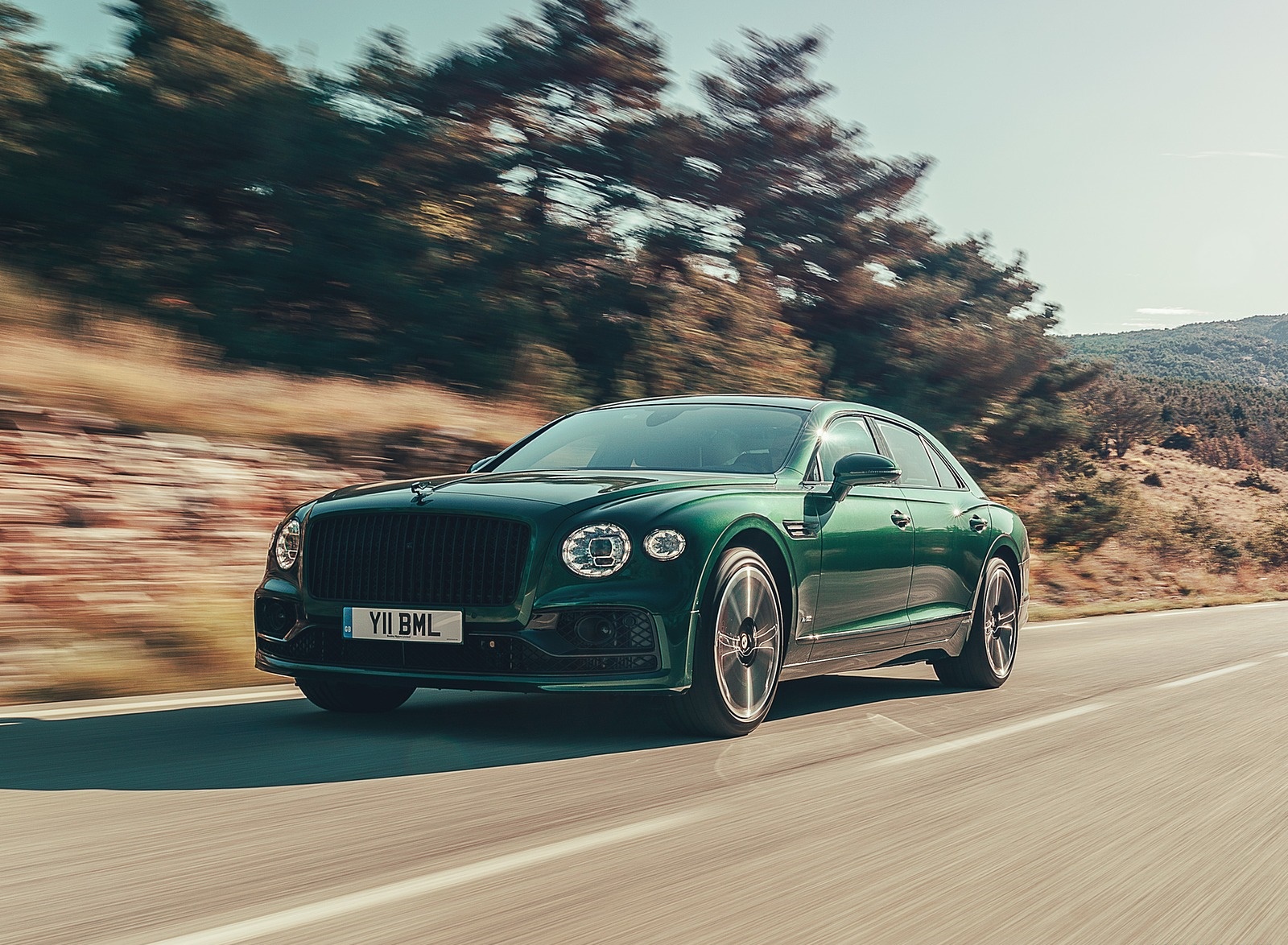 2020 Bentley Flying Spur (Color: Verdant) Front Three-Quarter Wallpapers #25 of 140