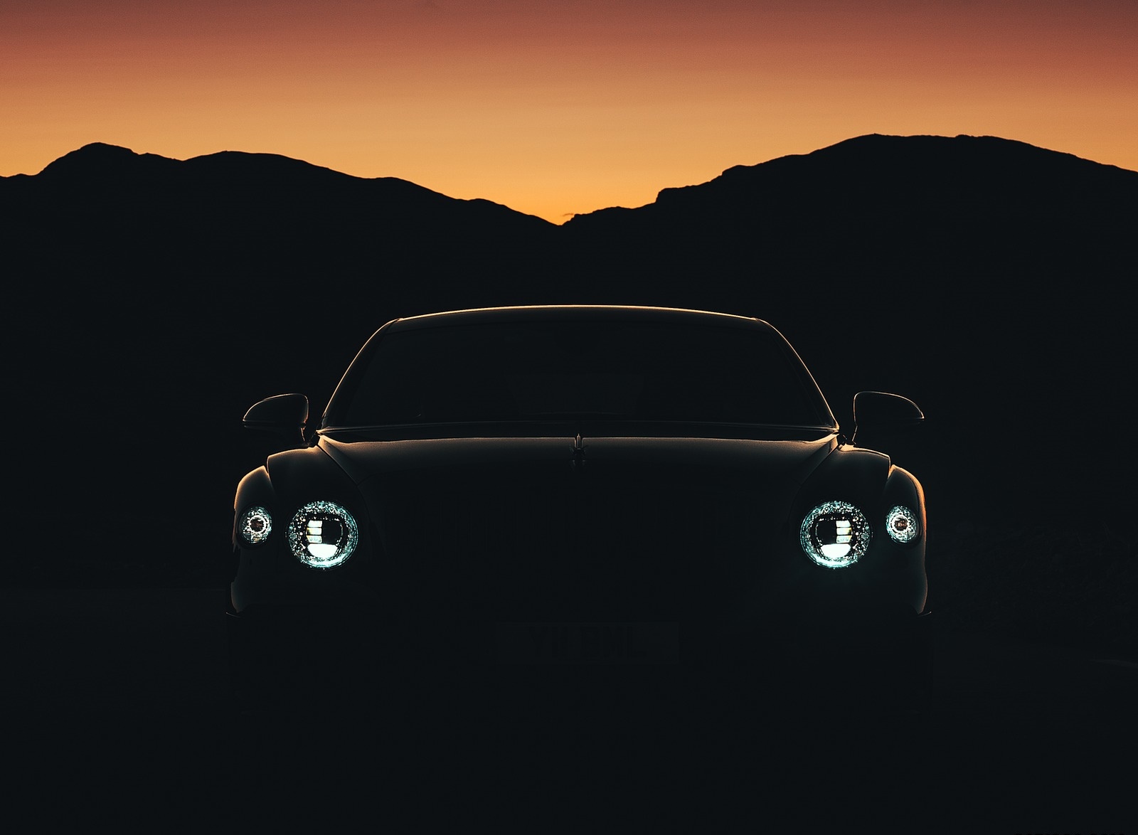 2020 Bentley Flying Spur (Color: Verdant) Headlight Wallpapers #38 of 140