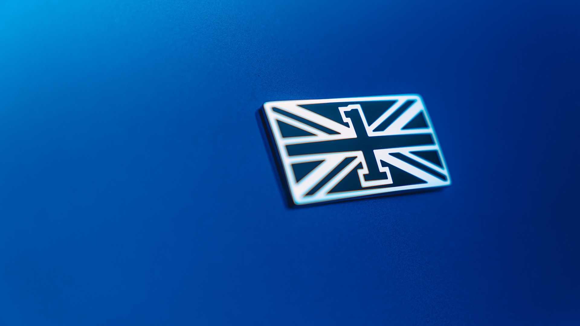 2020 Bentley Flying Spur First Edition Badge Wallpapers (8)