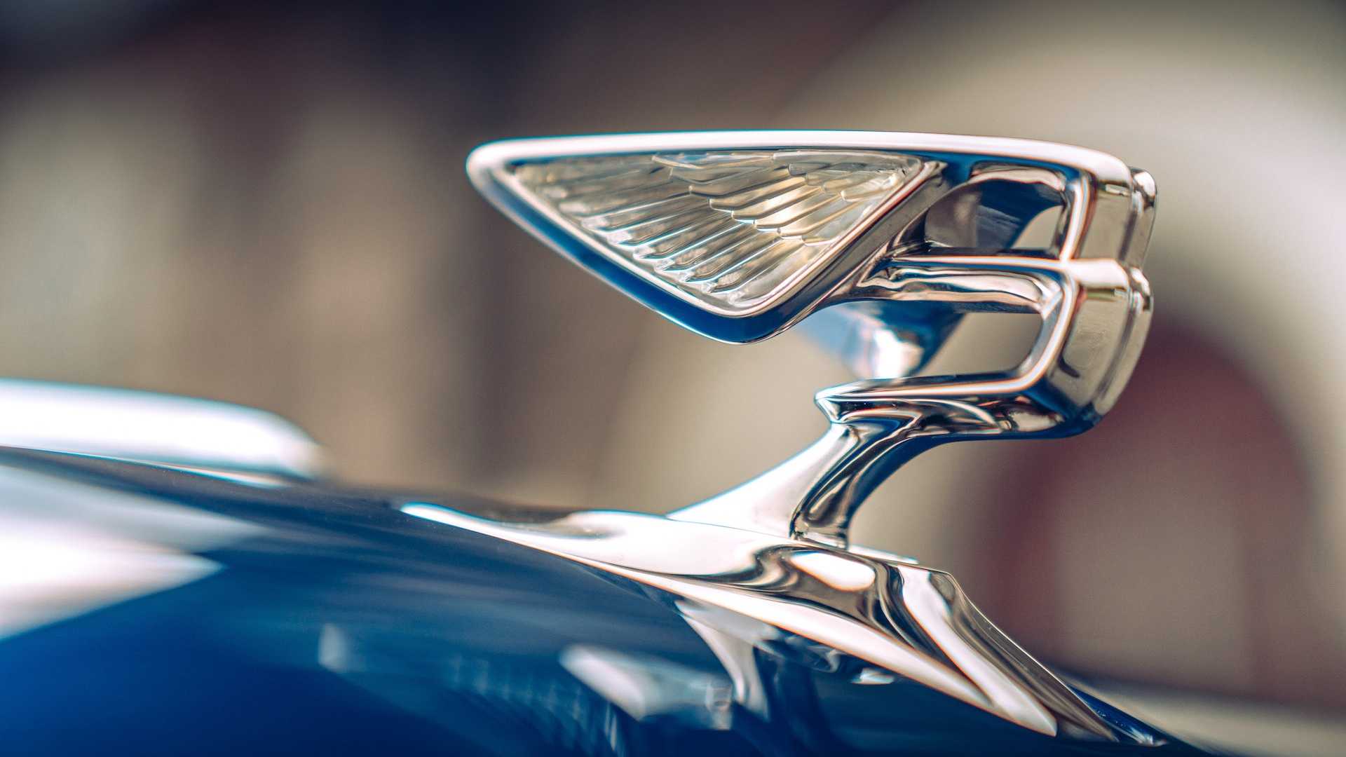 2020 Bentley Flying Spur First Edition Hood Ornament Wallpapers #7 of 12