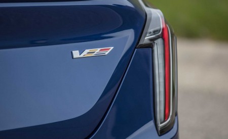 2020 Cadillac CT4-V Tail Light Wallpapers 450x275 (26)