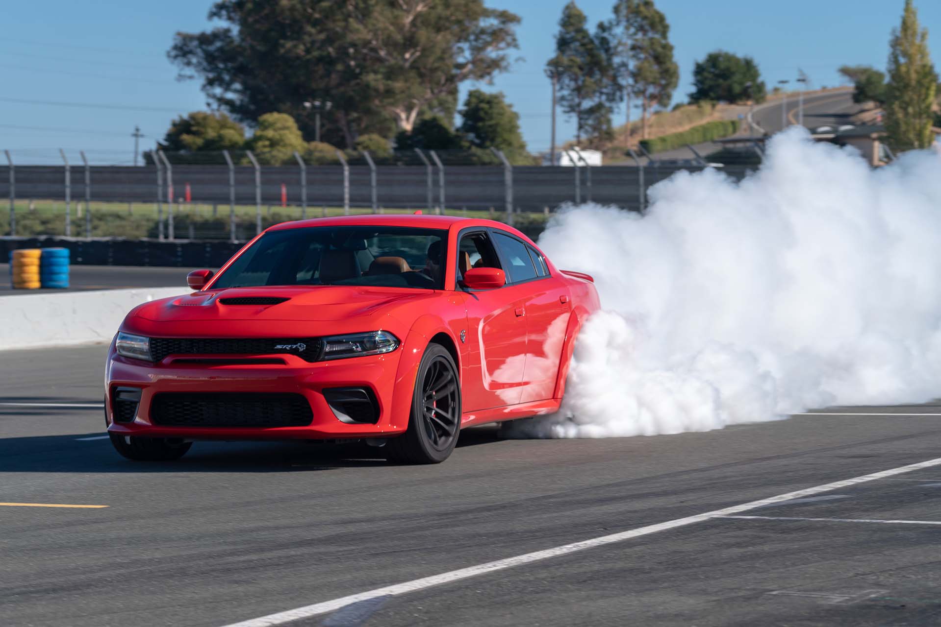 2020 Dodge Charger SRT Hellcat Widebody (Color: TorRed) Burnout Wallpapers #12 of 183