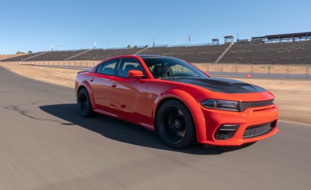 2020 Dodge Charger SRT Hellcat Widebody (Color: TorRed) Front Three-Quarter Wallpapers 450x275 (2)