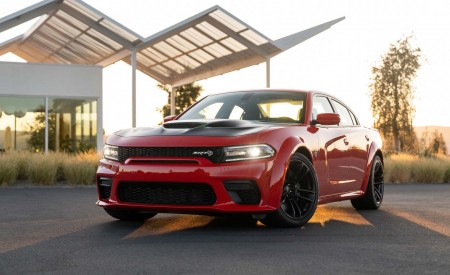 2020 Dodge Charger SRT Hellcat Widebody (Color: TorRed) Front Three-Quarter Wallpapers 450x275 (16)