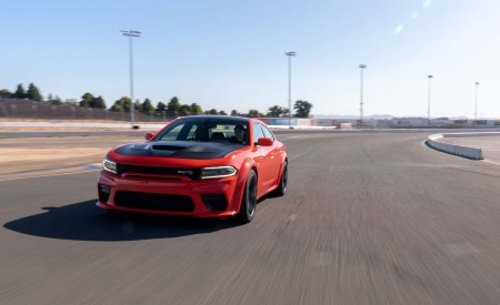 2020 Dodge Charger SRT Hellcat Widebody (Color: TorRed) Front Three-Quarter Wallpapers 450x275 (3)