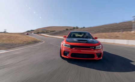 2020 Dodge Charger SRT Hellcat Widebody (Color: TorRed) Front Wallpapers 450x275 (4)