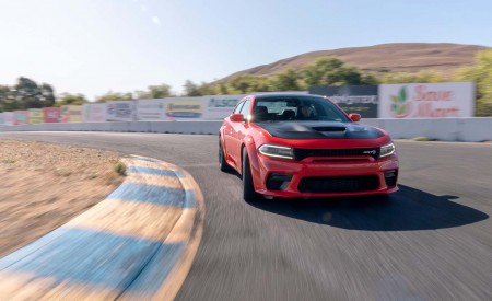 2020 Dodge Charger SRT Hellcat Widebody (Color: TorRed) Front Wallpapers 450x275 (6)