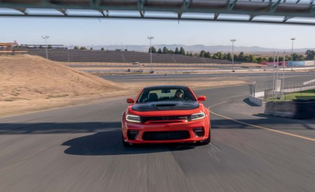 2020 Dodge Charger SRT Hellcat Widebody (Color: TorRed) Front Wallpapers 450x275 (7)