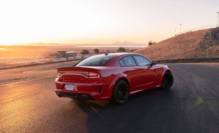 2020 Dodge Charger SRT Hellcat Widebody (Color: TorRed) Rear Three-Quarter Wallpapers 450x275 (13)